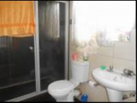Main Bathroom - 16 square meters of property in Lenasia South