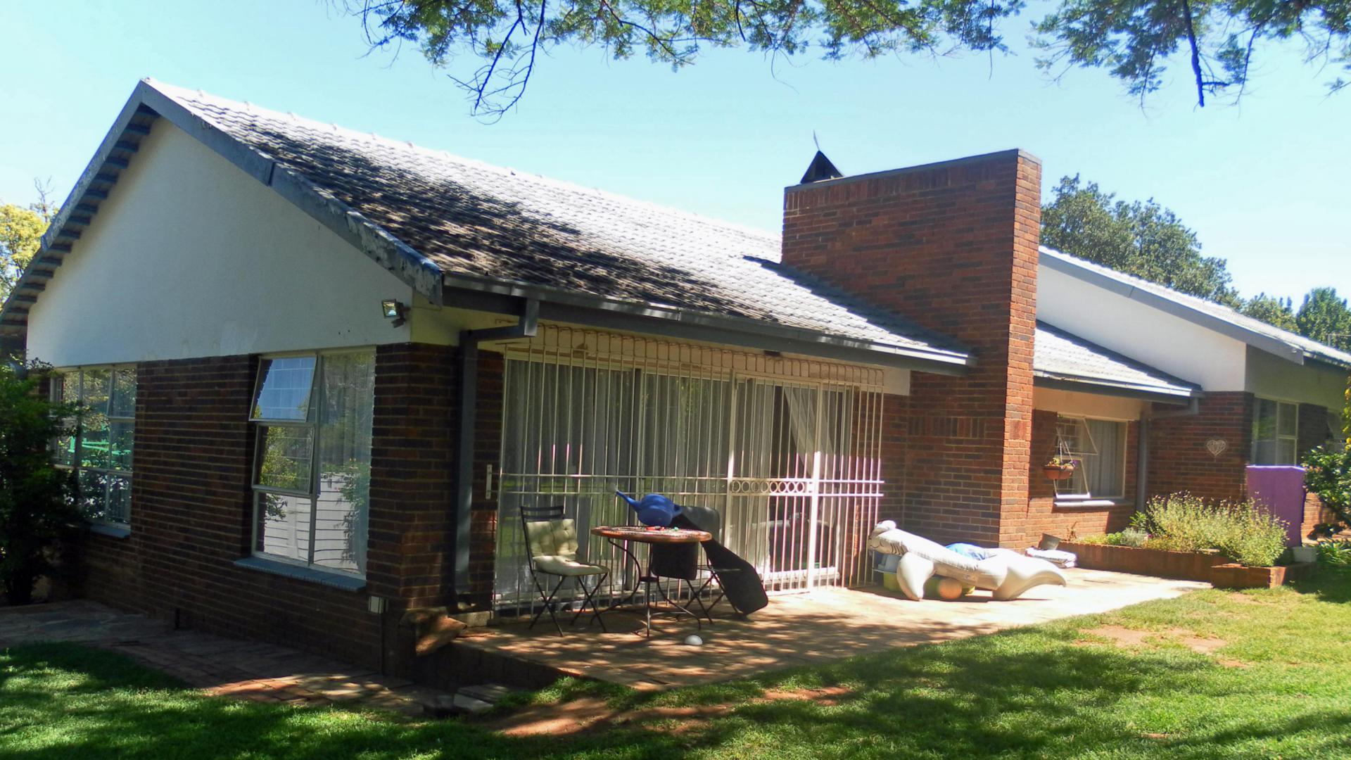 Front View of property in Lyttelton Manor