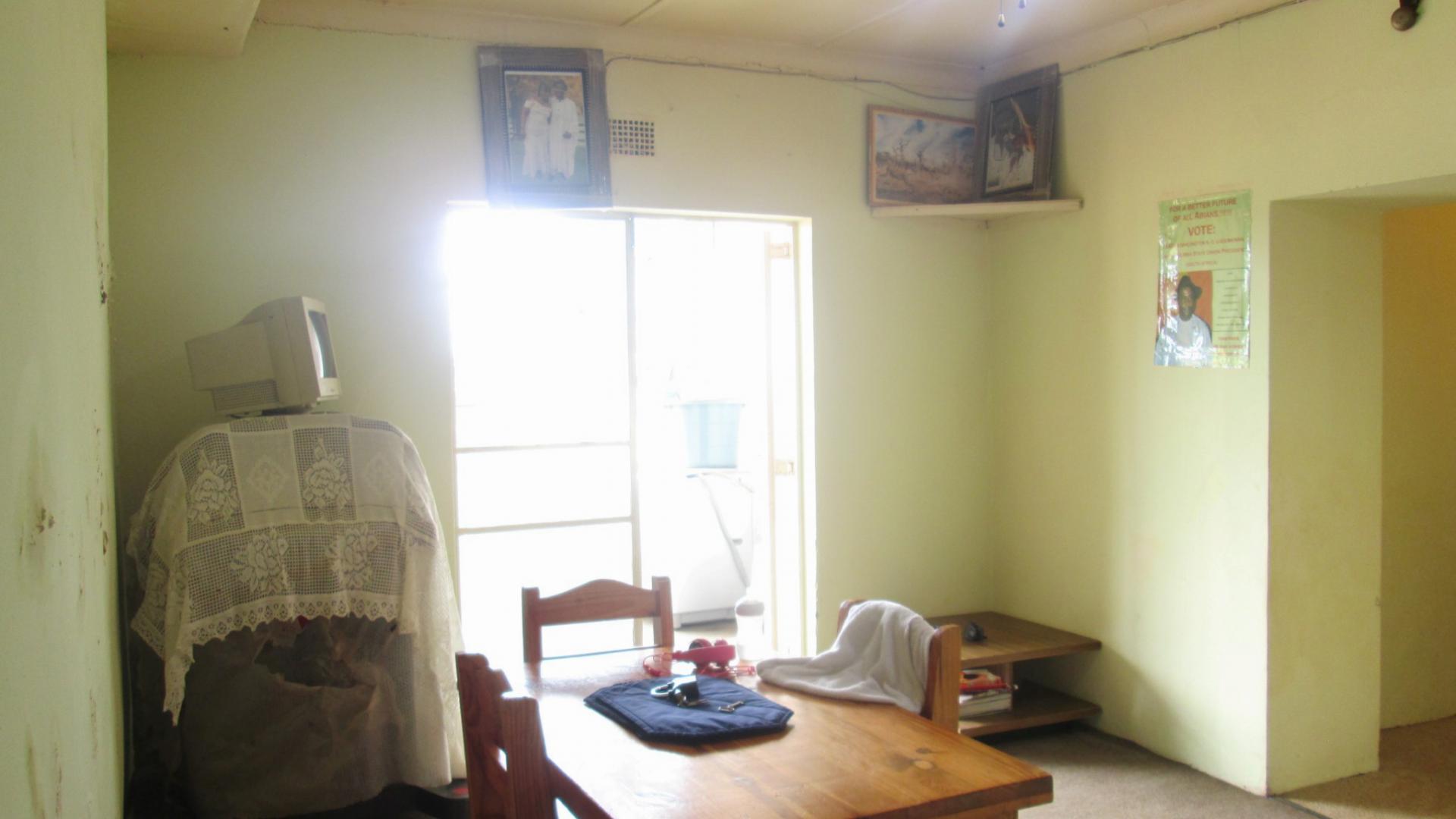 Dining Room - 13 square meters of property in The Balmoral Estates