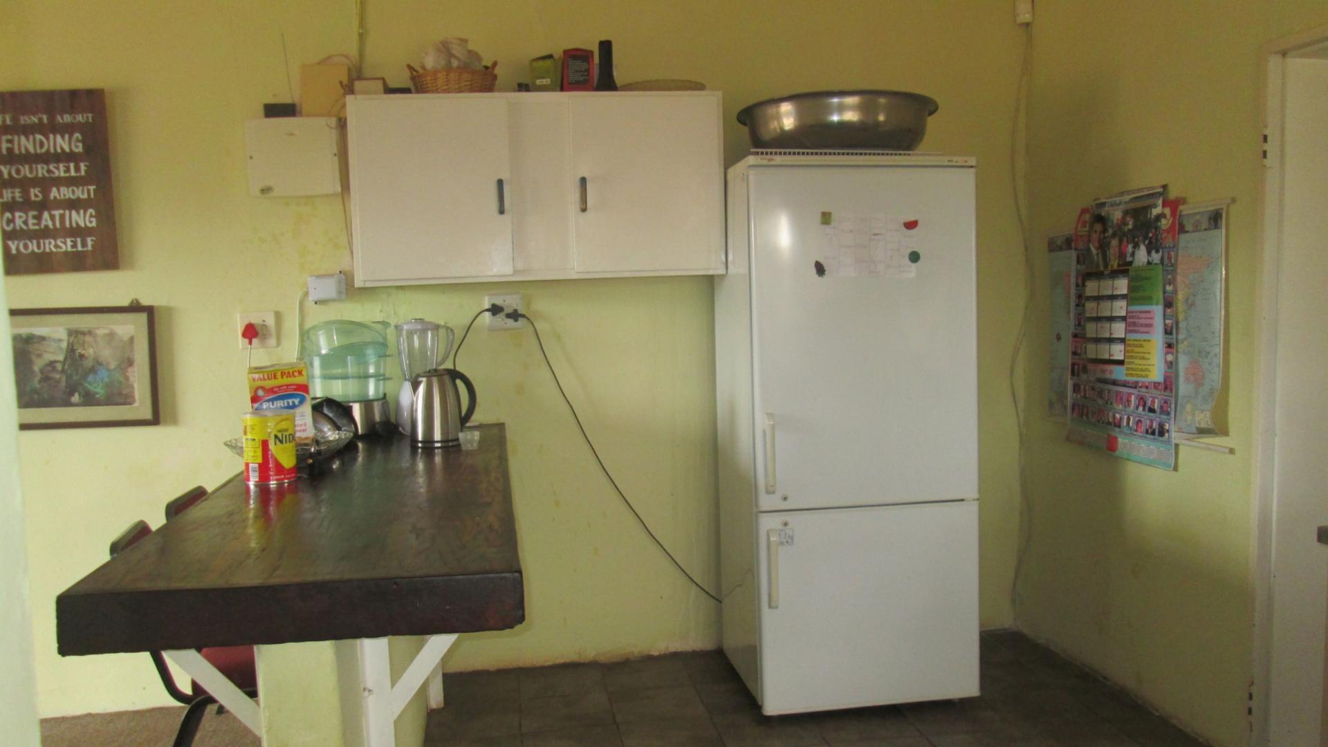 Kitchen - 19 square meters of property in The Balmoral Estates