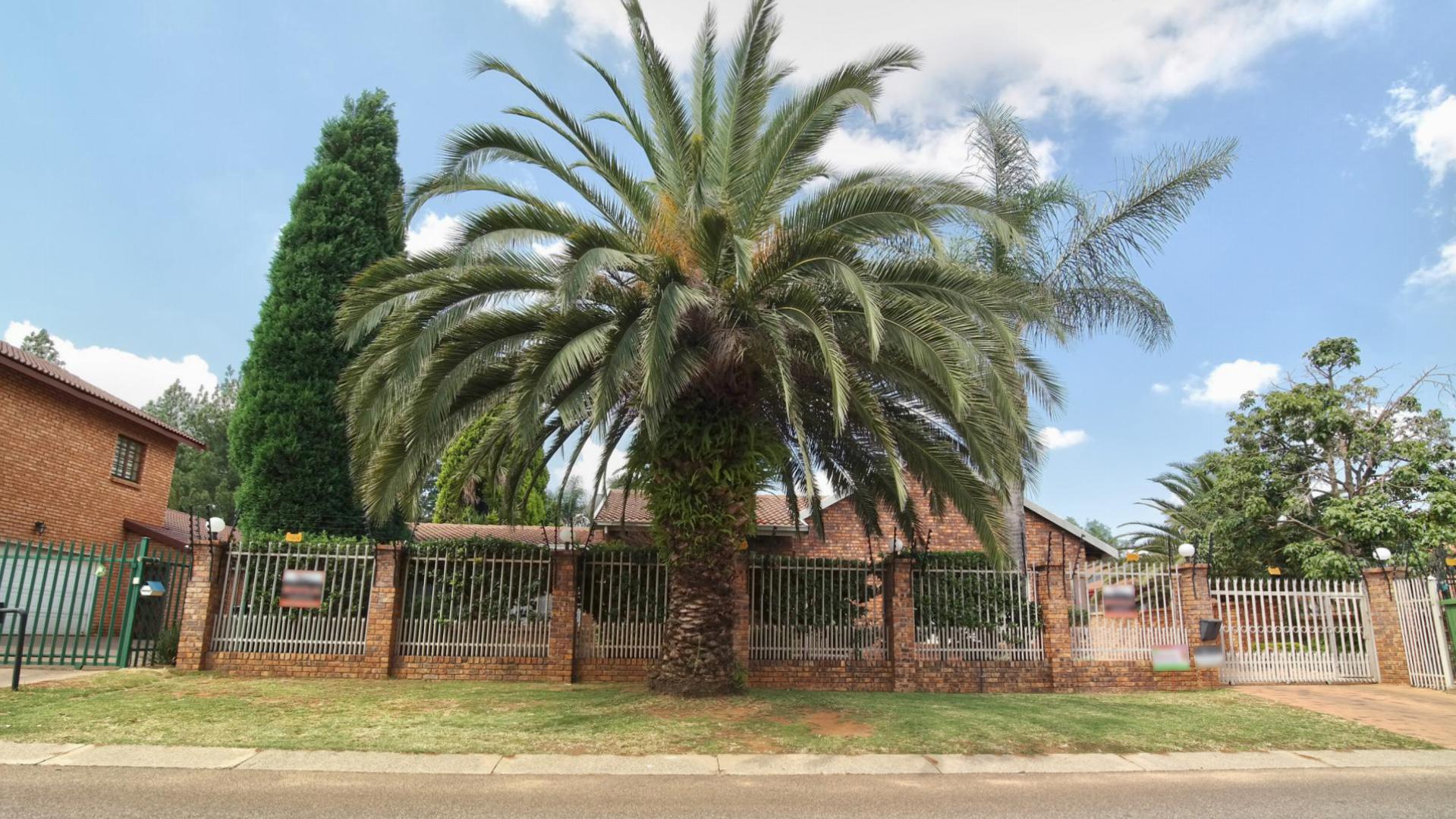 Front View of property in Elarduspark