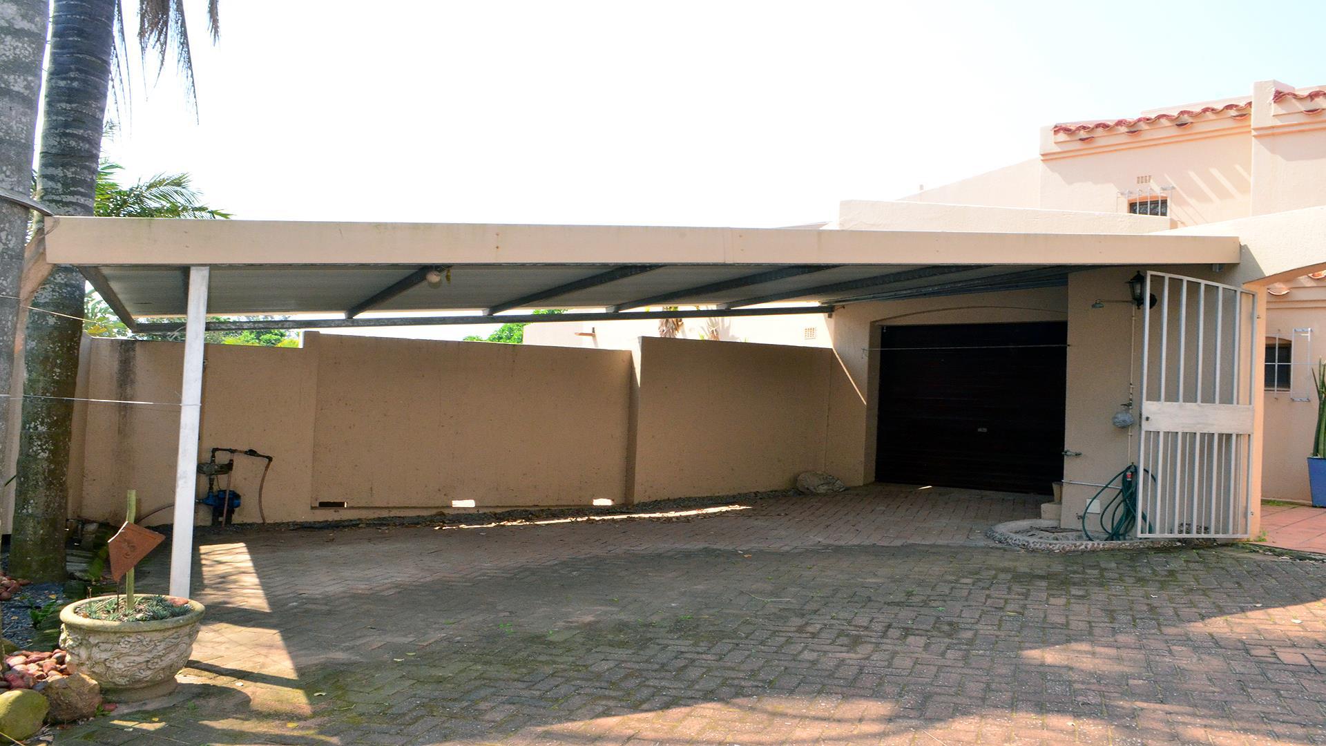 Spaces - 19 square meters of property in Zinkwazi