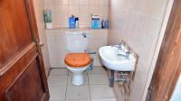 Guest Toilet - 2 square meters of property in Zinkwazi