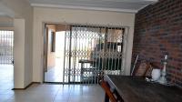 Dining Room - 21 square meters of property in Zinkwazi