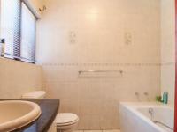 Bathroom 1 - 5 square meters of property in Silver Lakes Golf Estate