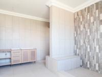 Main Bathroom - 16 square meters of property in The Ridge Estate