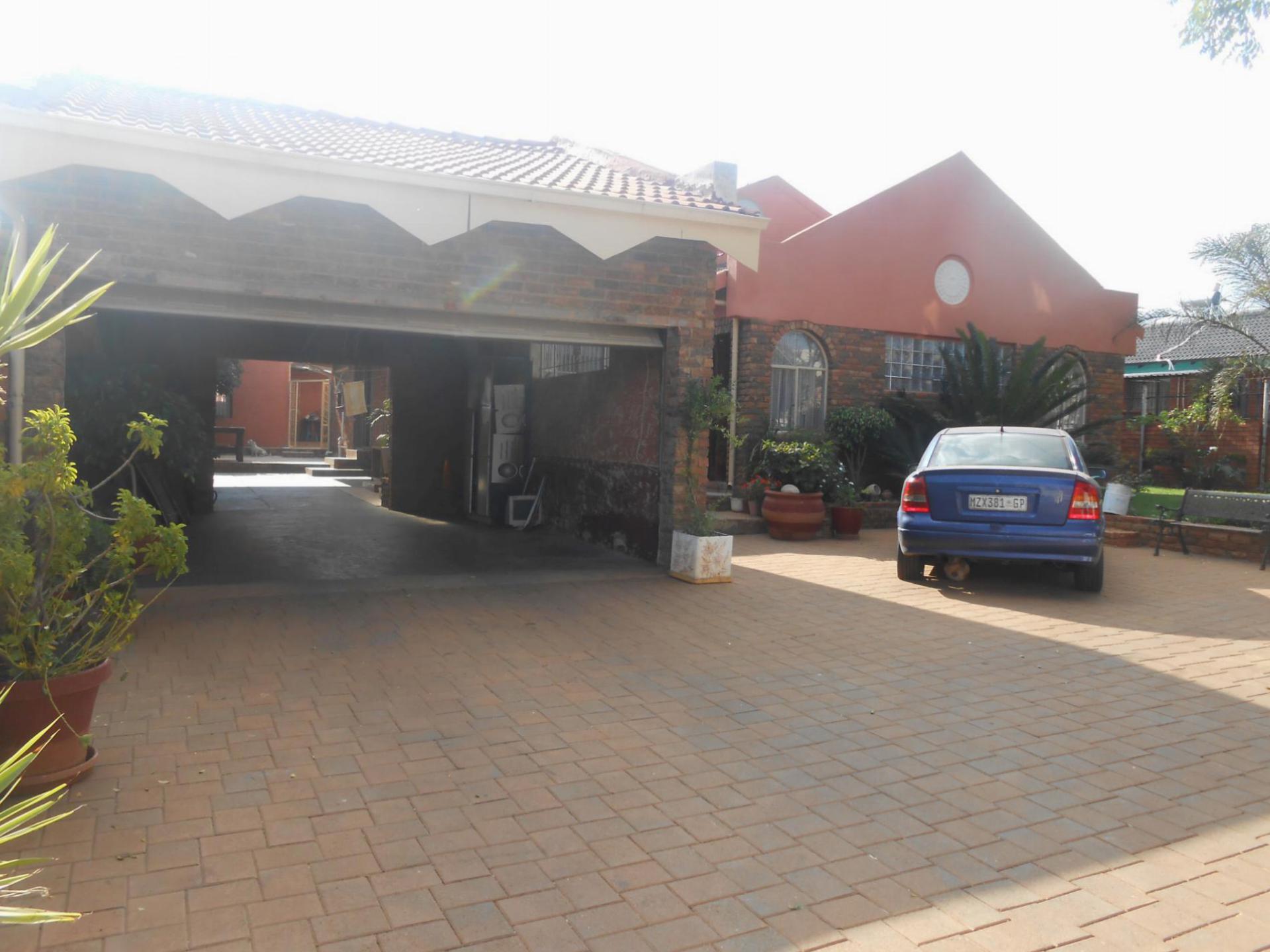 Front View of property in Lenasia South