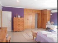 Main Bedroom - 37 square meters of property in Lenasia South