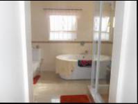 Main Bathroom - 11 square meters of property in Lenasia South