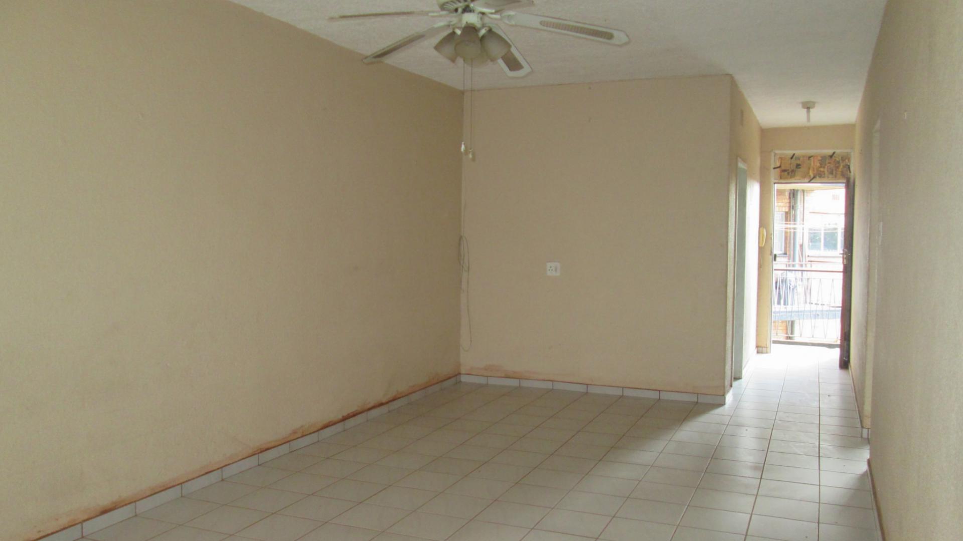 Dining Room - 11 square meters of property in Elsburg