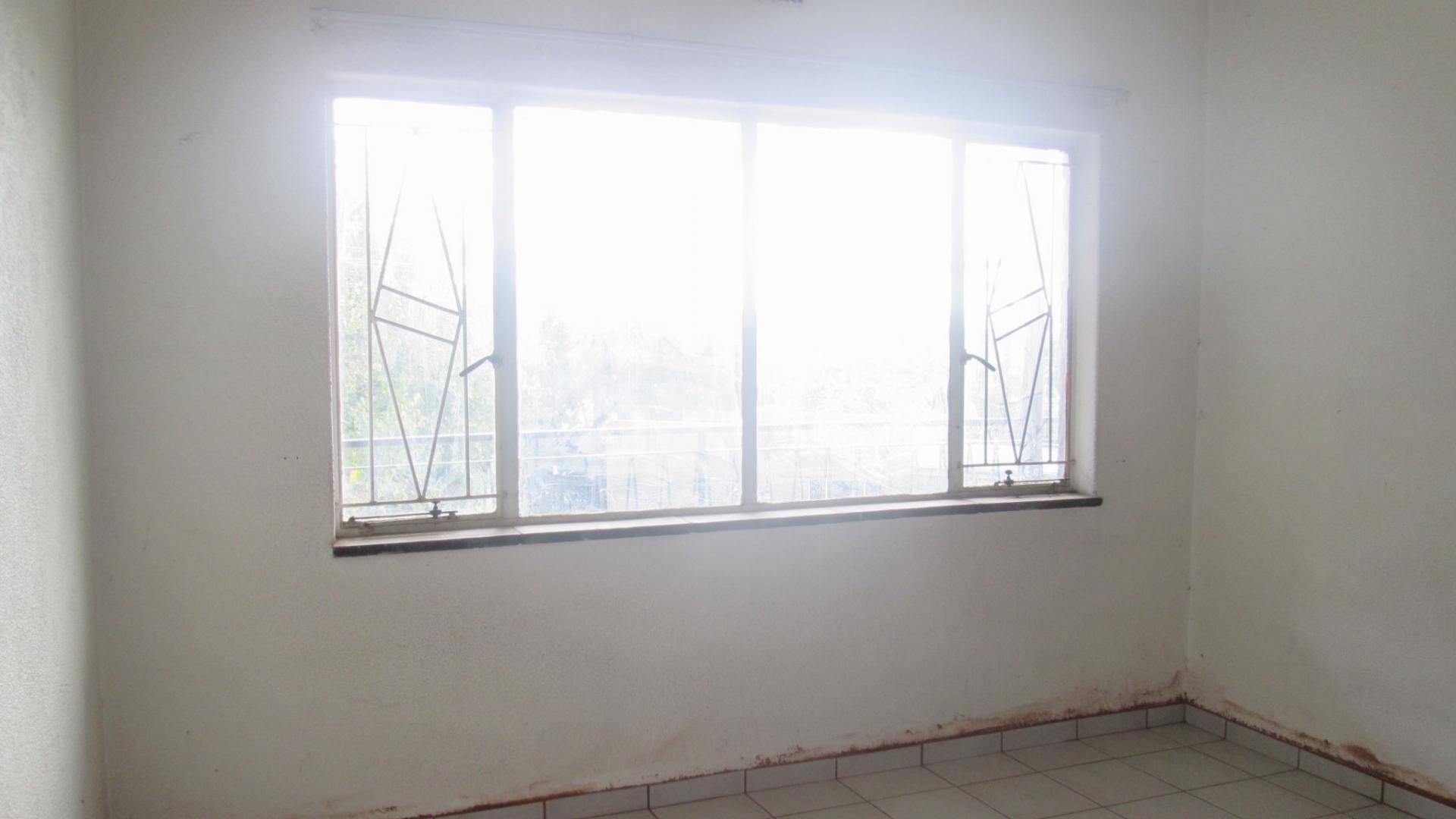 Bed Room 1 - 17 square meters of property in Elsburg