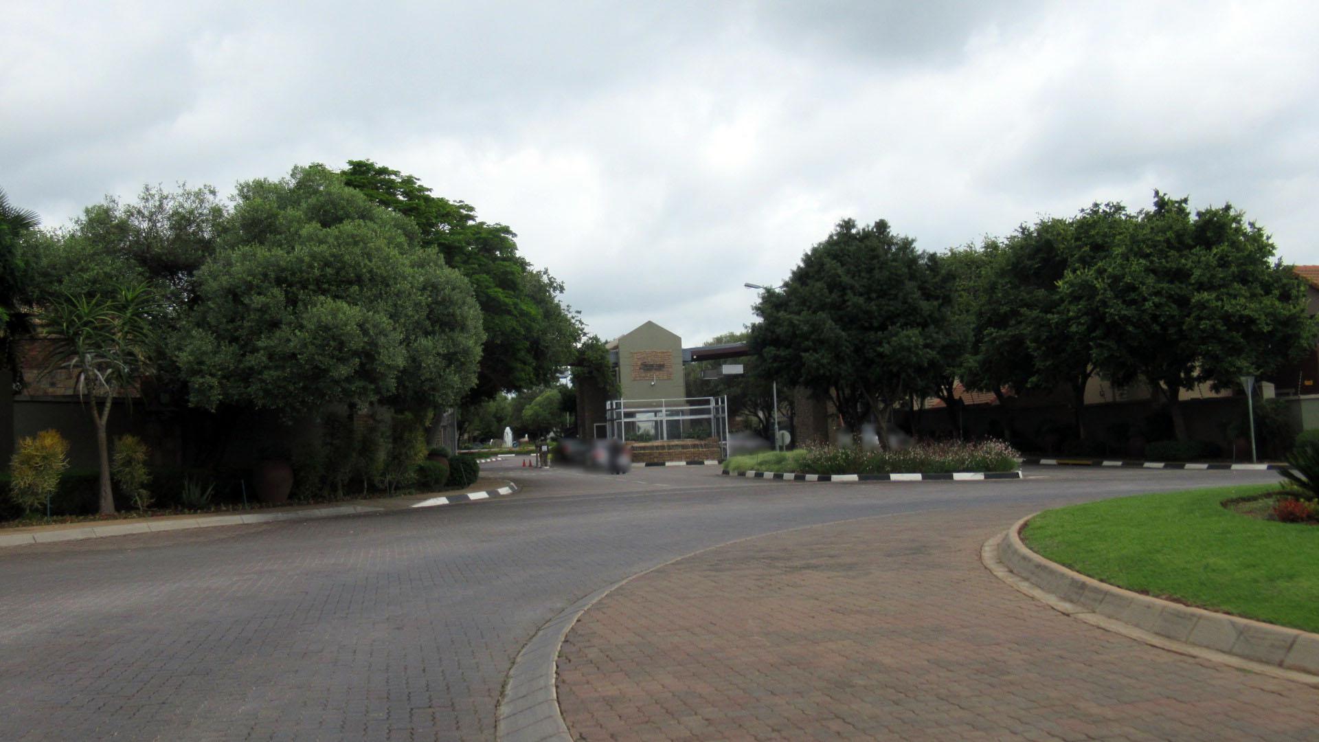 Standard Bank EasySell 6 Bedroom House for Sale in Stone Rid