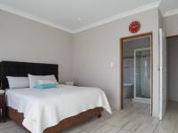 Main Bedroom - 19 square meters of property in Heron Hill Estate