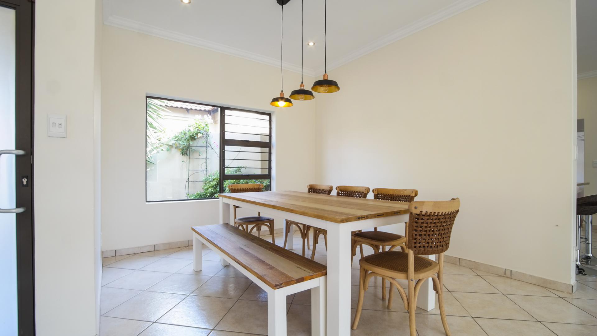 Dining Room - 23 square meters of property in The Wilds Estate