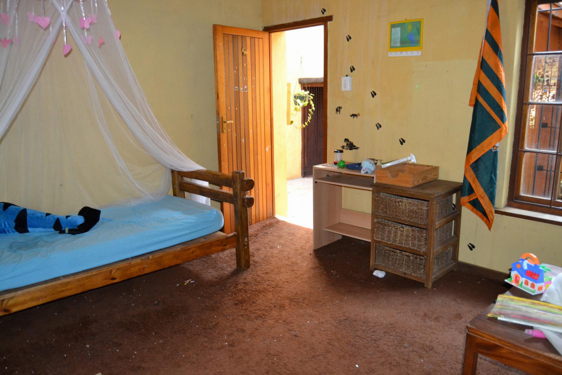 Bed Room 2 - 22 square meters of property in Pretoria Rural