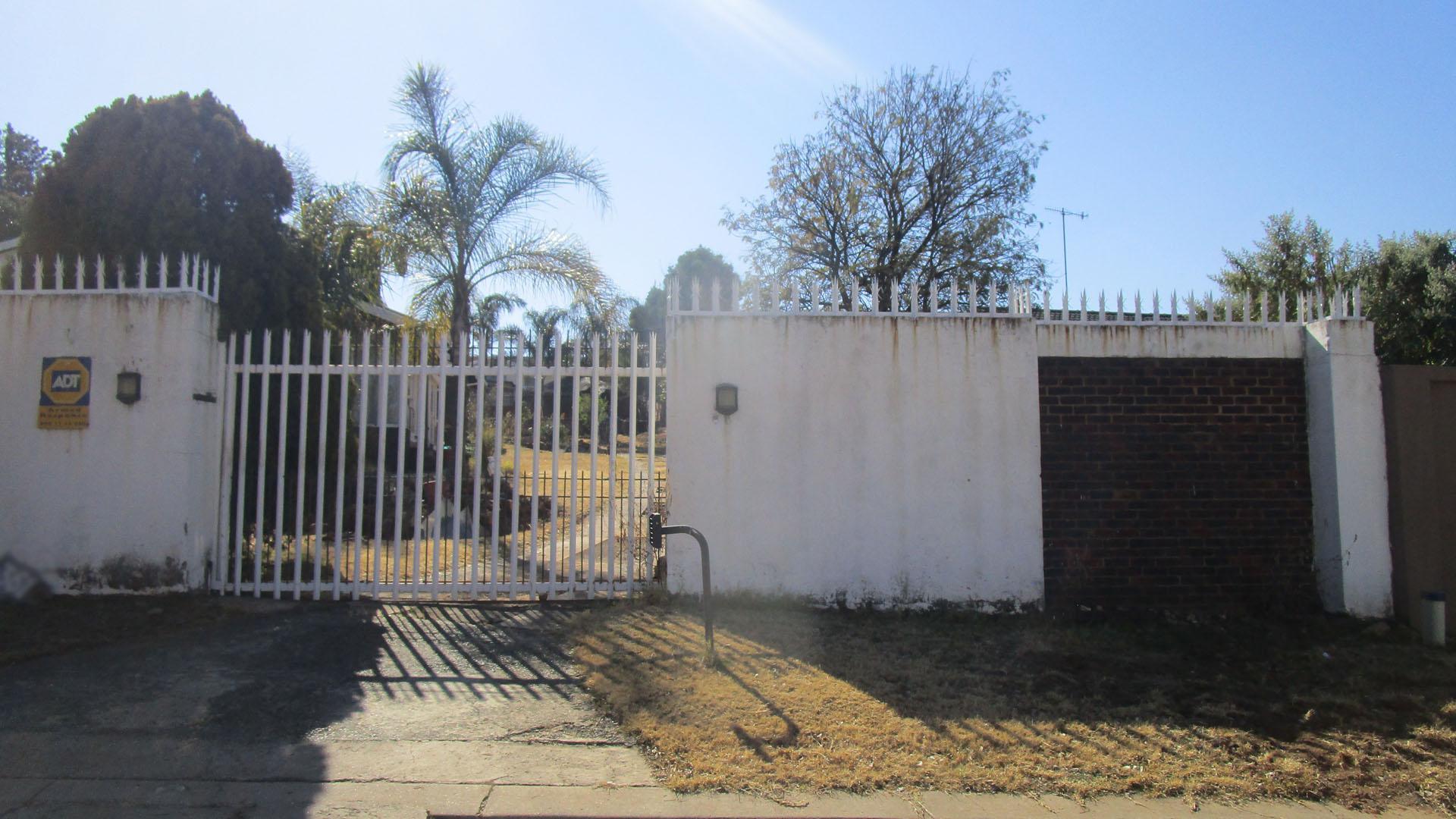 Front View of property in Winchester Hills