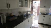 Kitchen of property in Winchester Hills