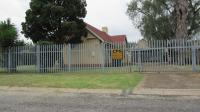 Front View of property in Brackendowns