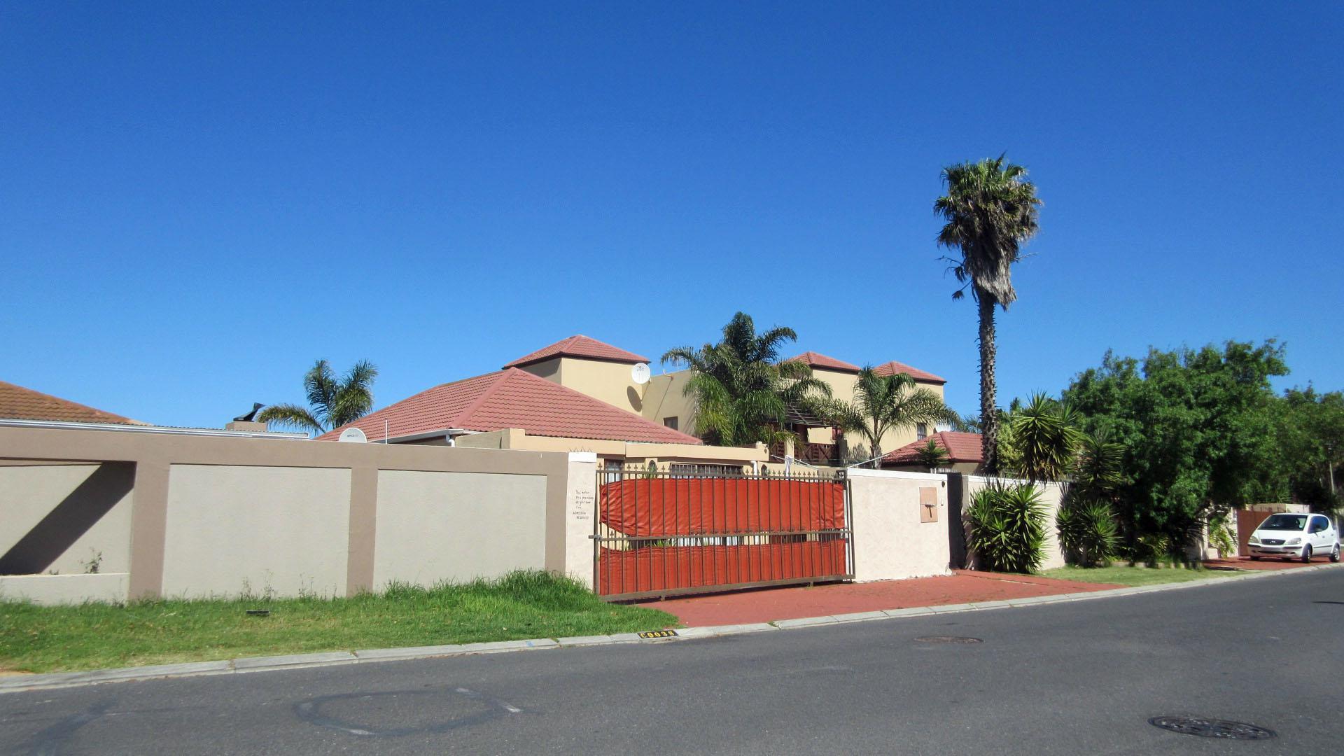 Front View of property in Parklands