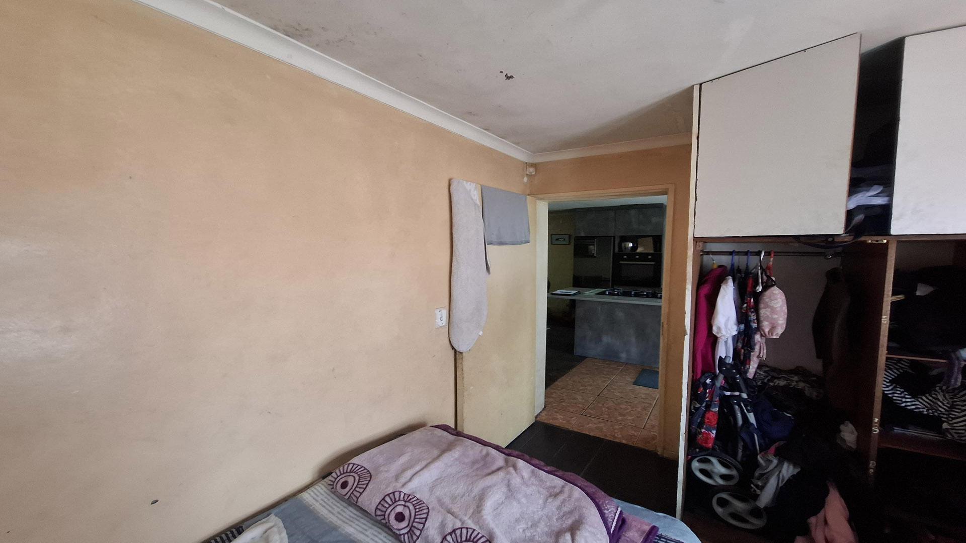 Bed Room 1 of property in Brooklyn - Ct