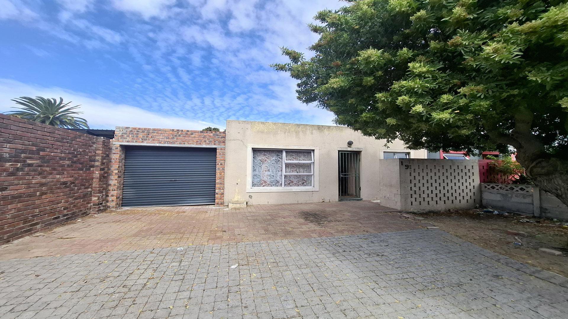 Front View of property in Brooklyn - Ct