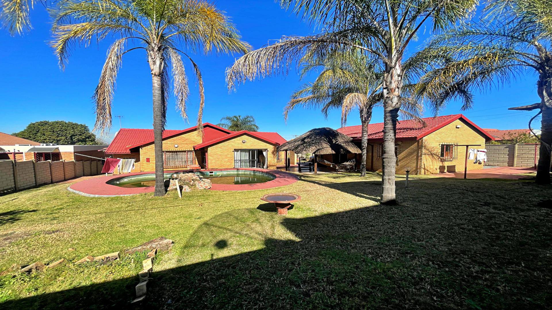 Backyard of property in Erasmia