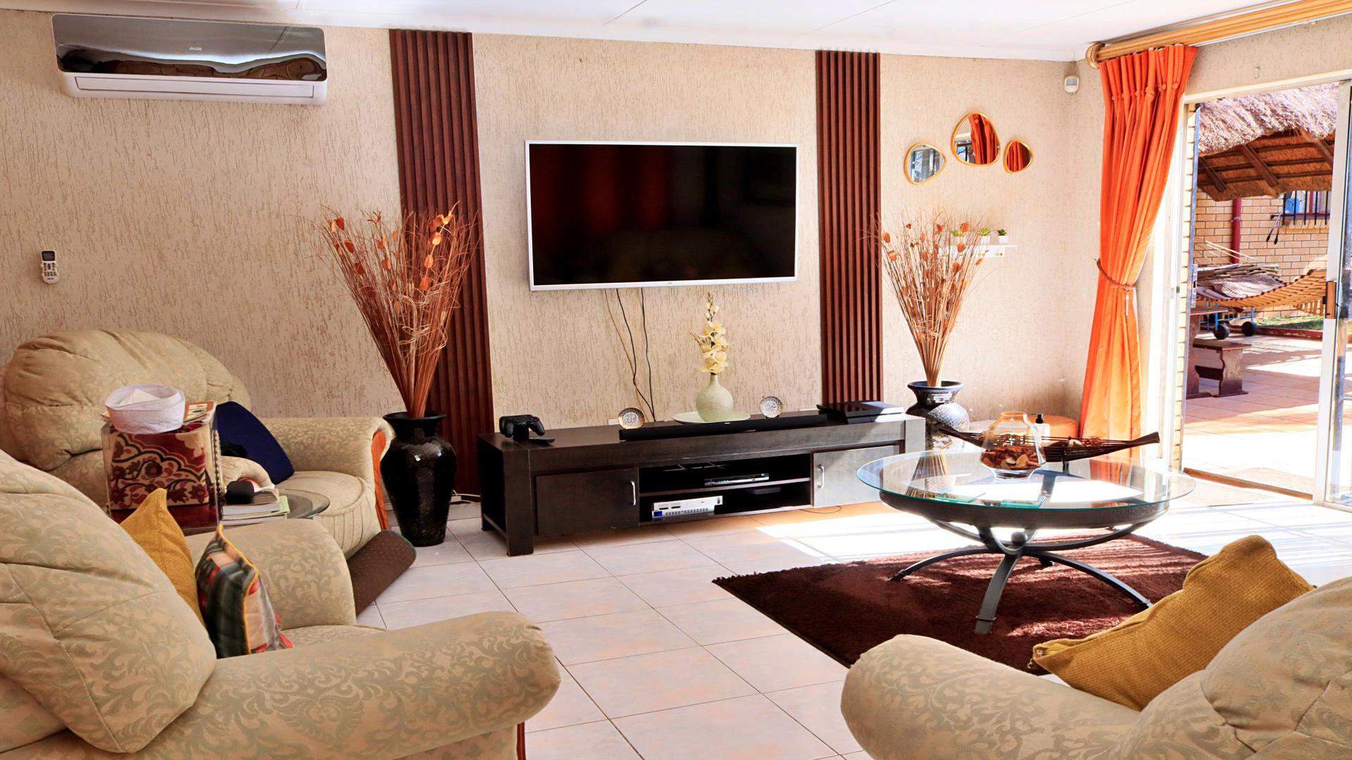 Lounges of property in Erasmia