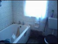 Bathroom 1 of property in Noupoort