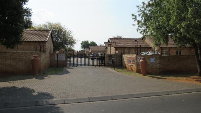 Standard Bank SIE Sale In Execution 3 Bedroom Sectional Title for Sale in Willowbrook - MR156709