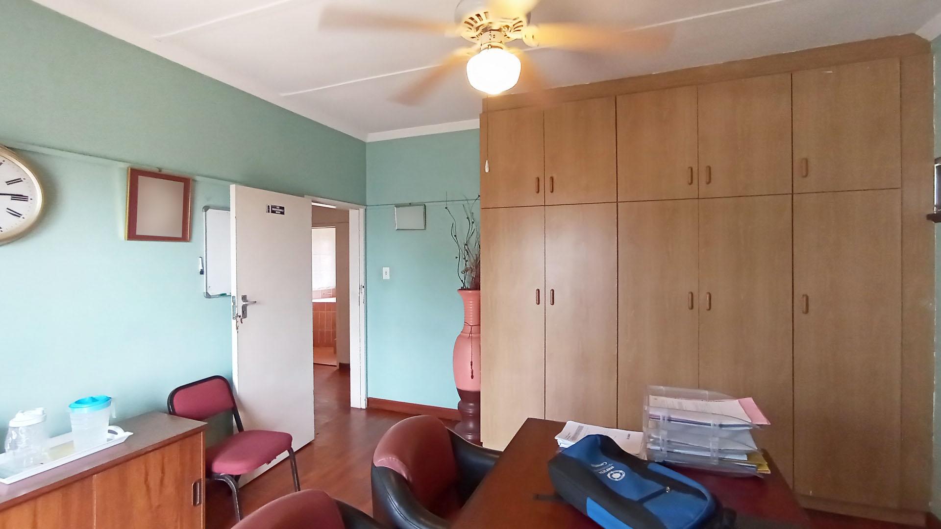 Bed Room 3 - 20 square meters of property in Montclair (Dbn)