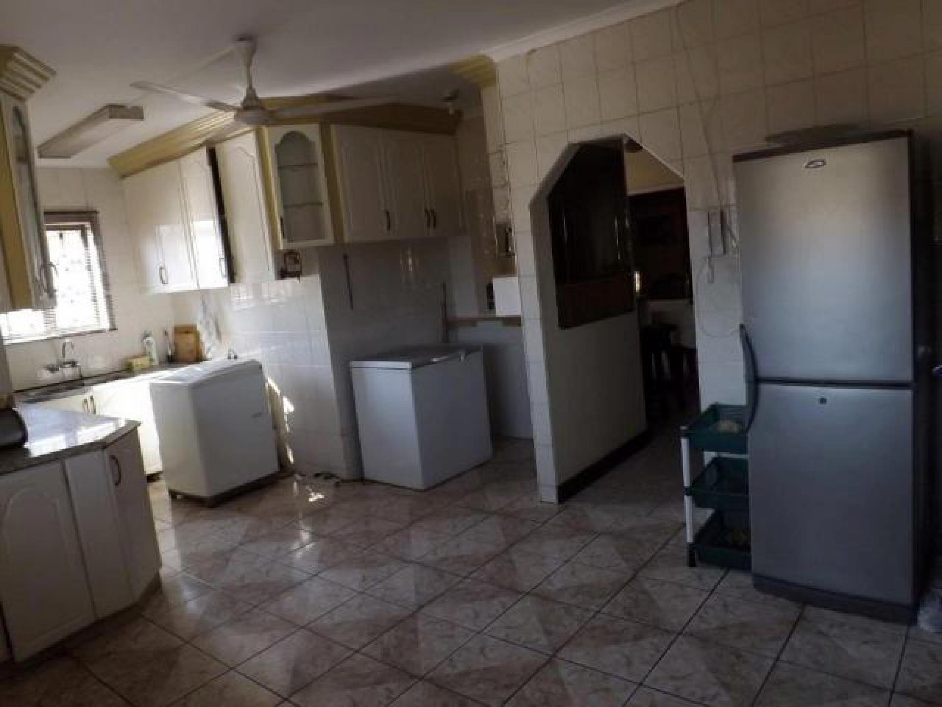 Kitchen of property in Bonela