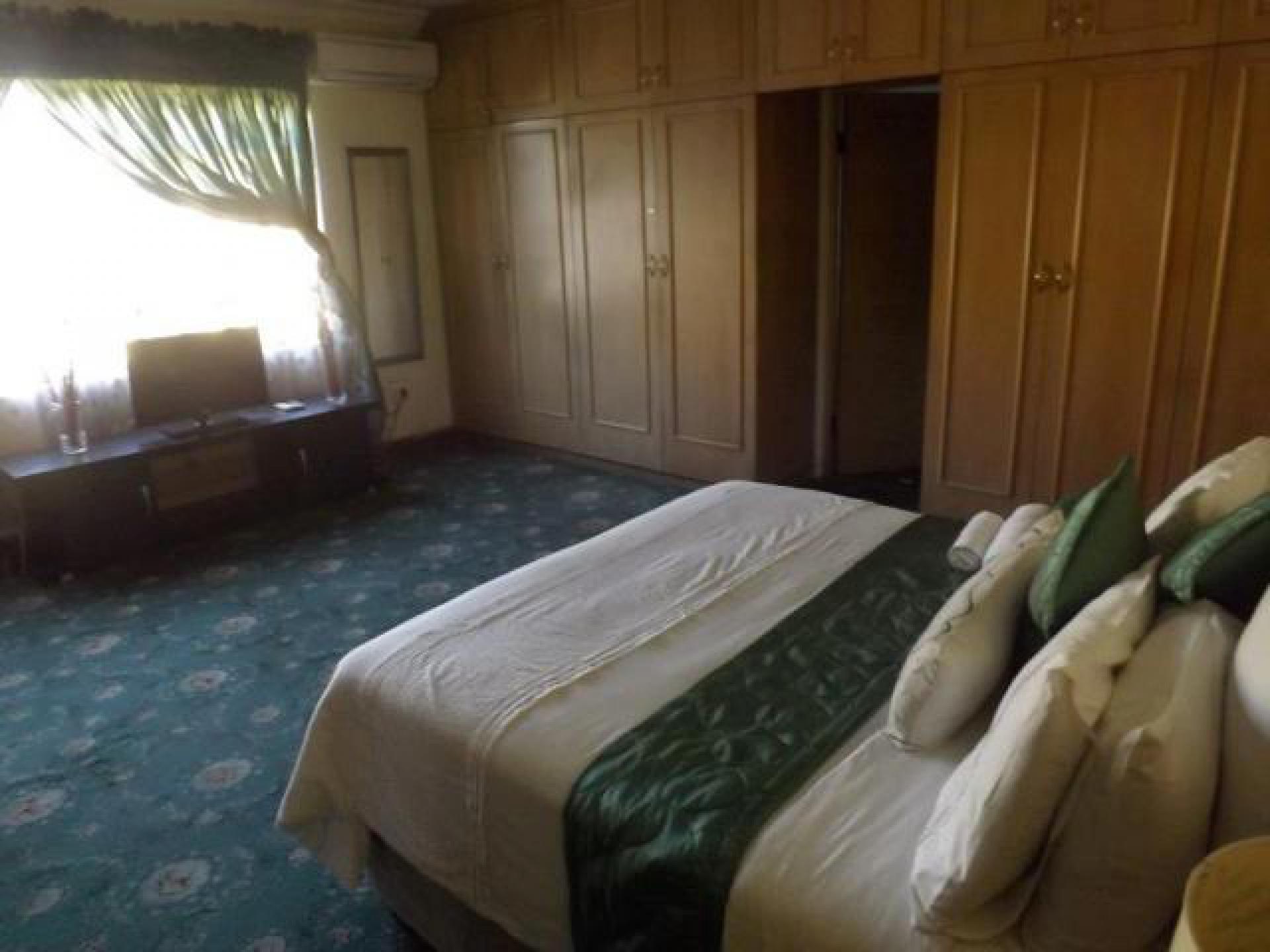 Main Bedroom of property in Bonela