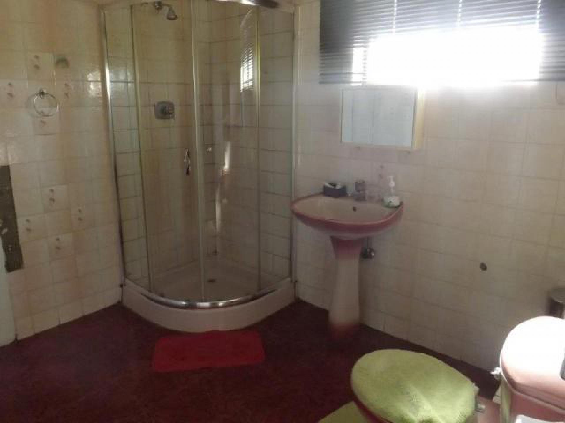 Bathroom 2 of property in Bonela