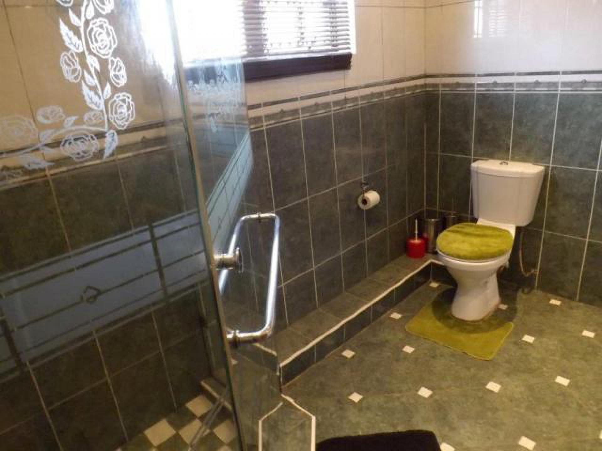 Bathroom 2 of property in Bonela