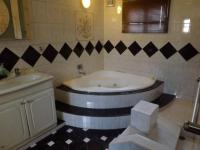 Main Bathroom of property in Bonela