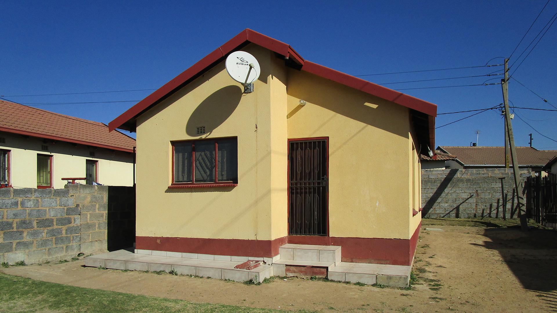 Front View of property in Ebony Park