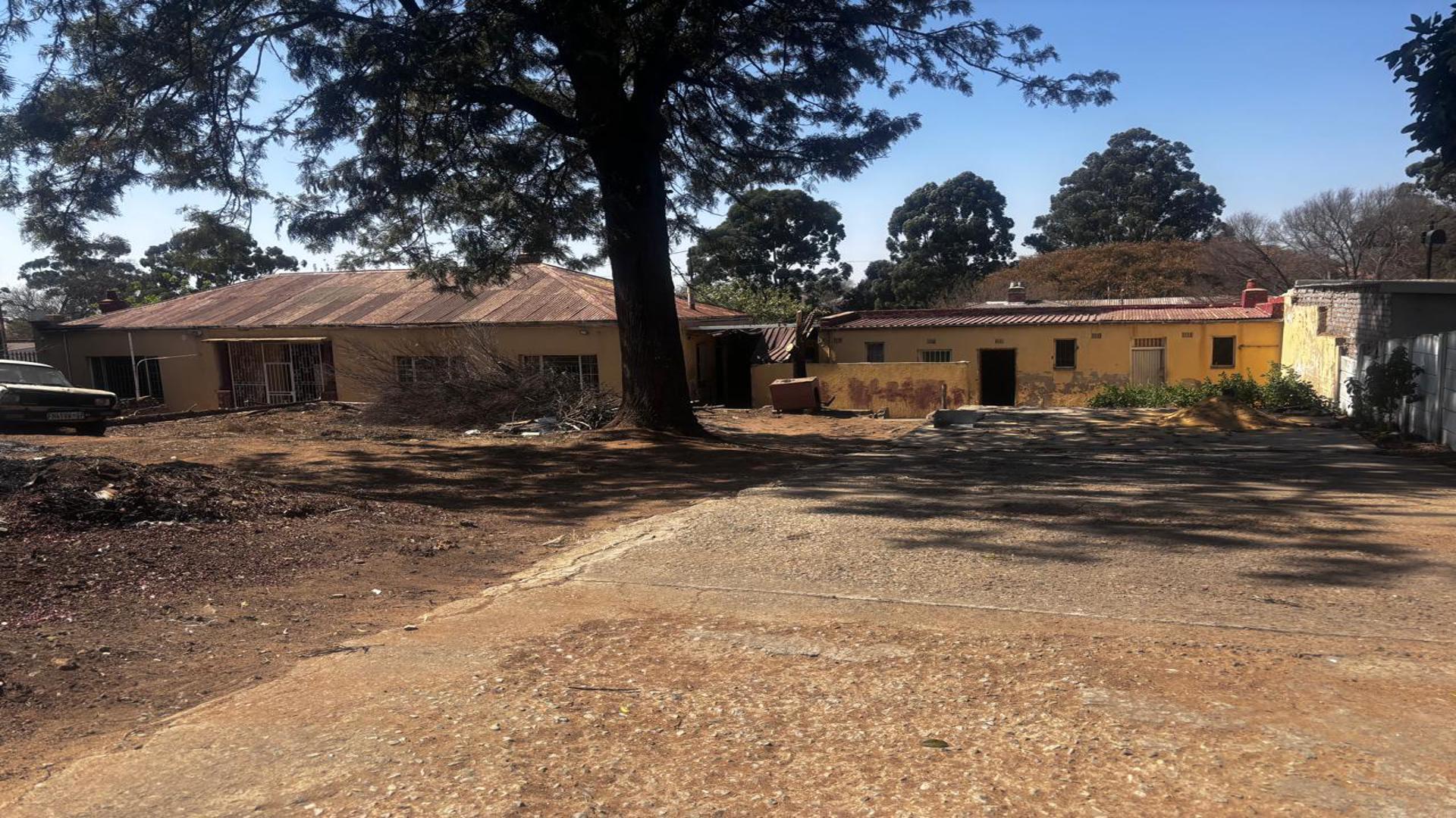 Front View of property in Rosettenville