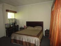 Main Bedroom - 21 square meters of property in Birch Acres