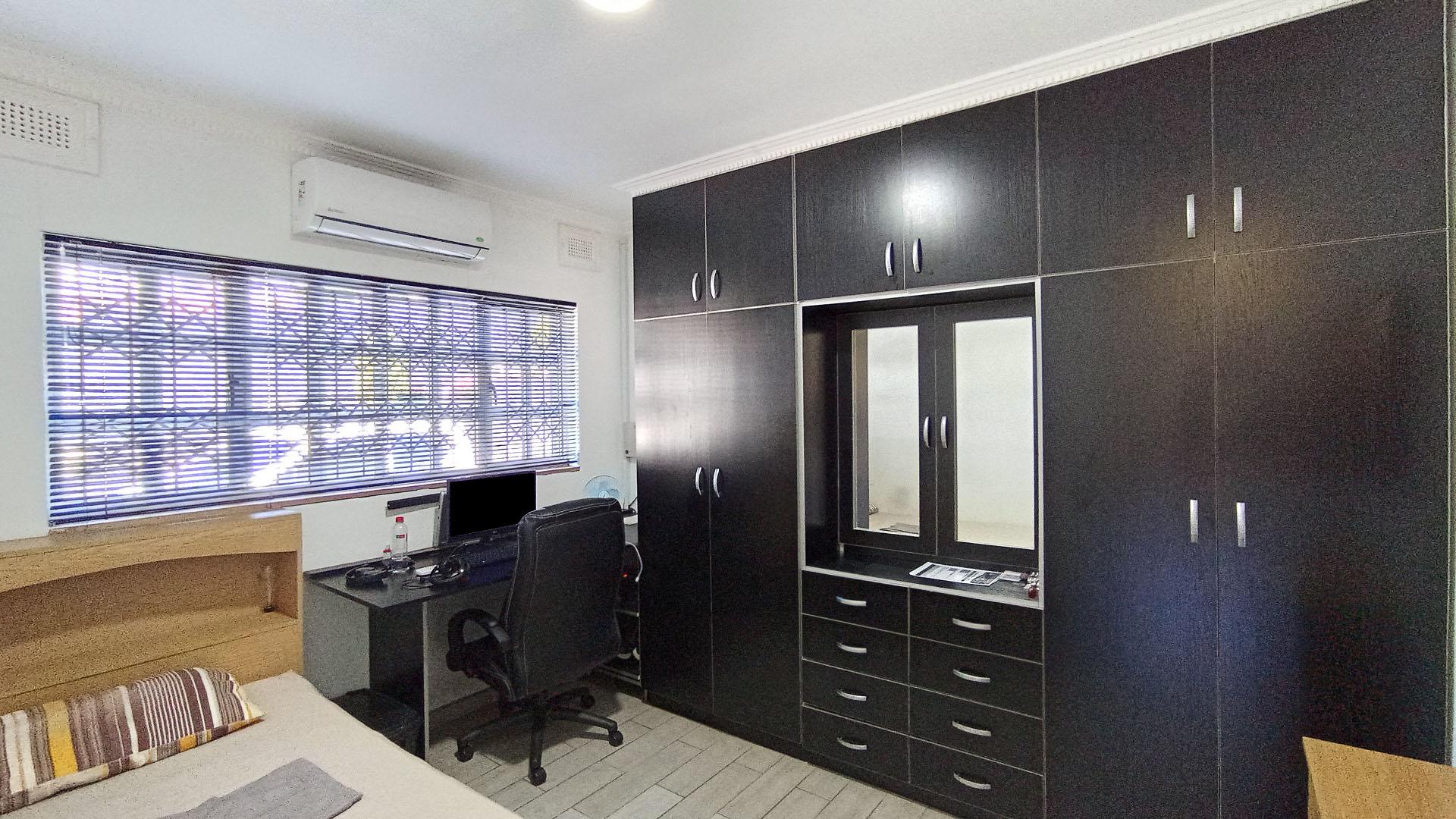 Bed Room 1 - 9 square meters of property in Palmiet