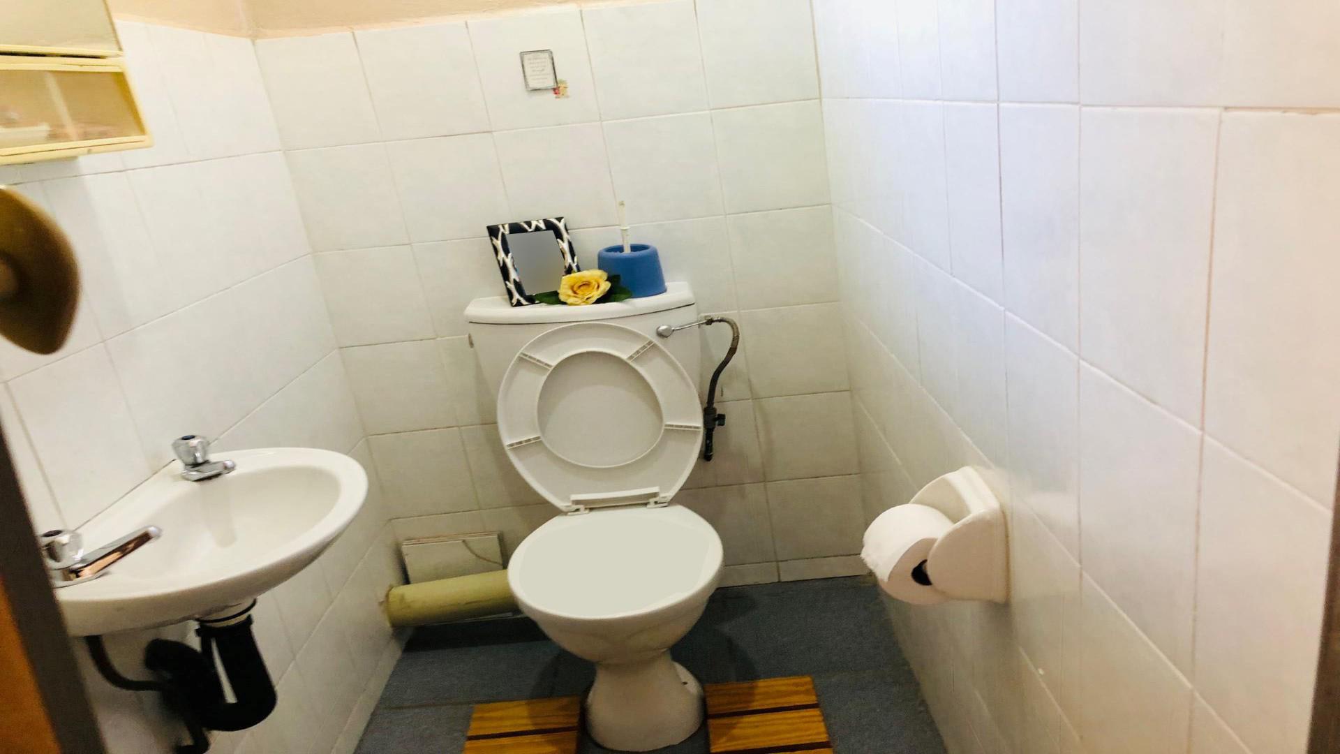 Bathroom 3+ of property in Delville