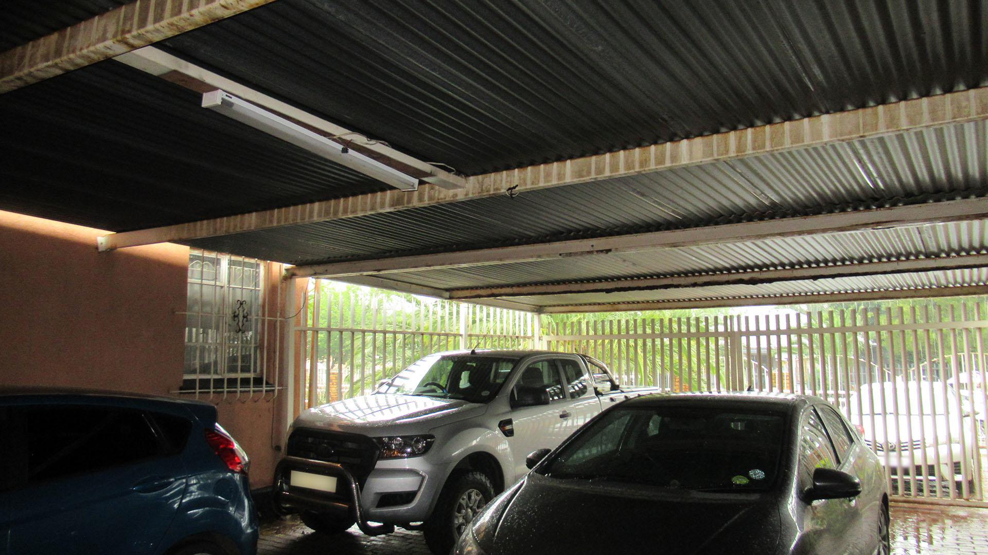 Patio - 10 square meters of property in Delville