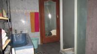 Bathroom 1 - 9 square meters of property in Delville