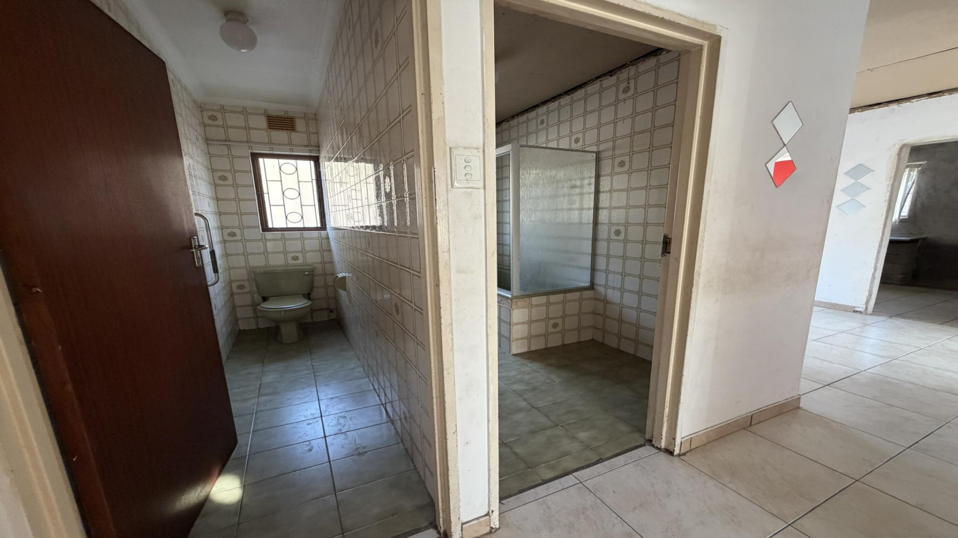 Bathroom 1 of property in Pinetown 