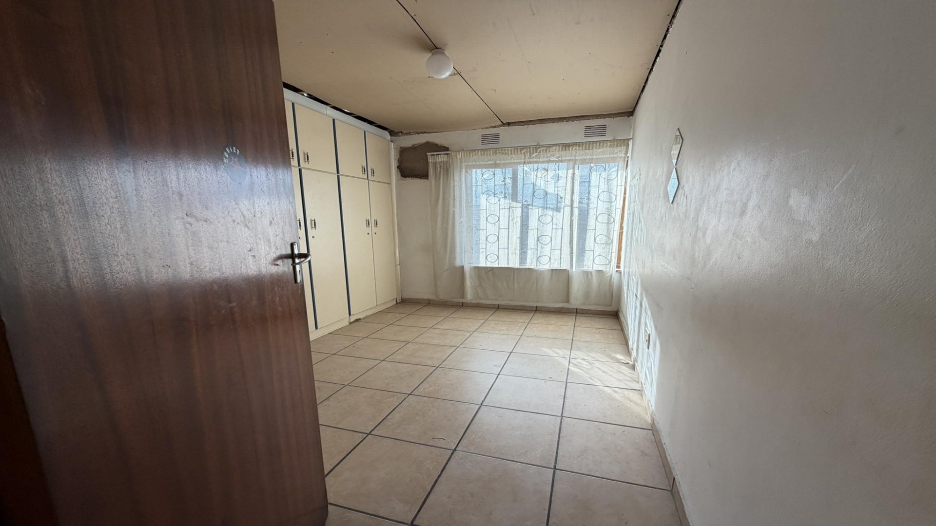 Bed Room 1 of property in Pinetown 