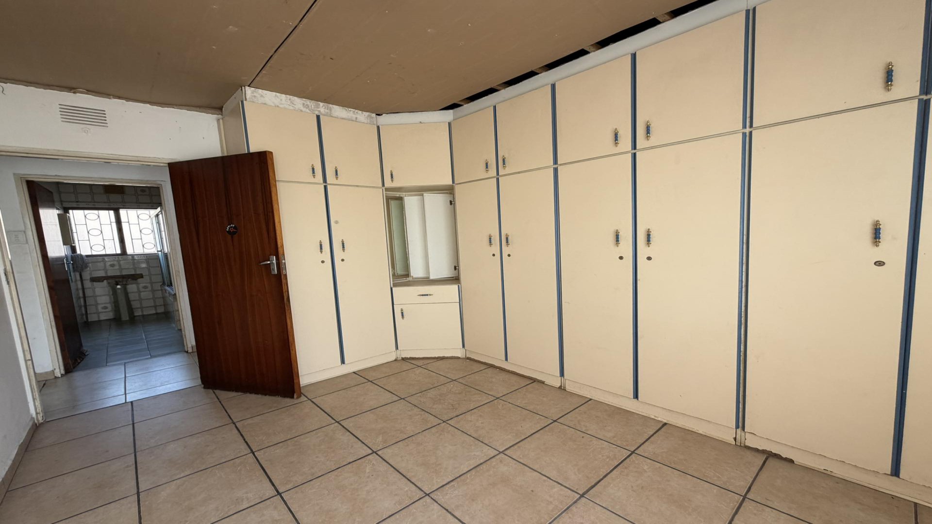Bed Room 1 of property in Pinetown 