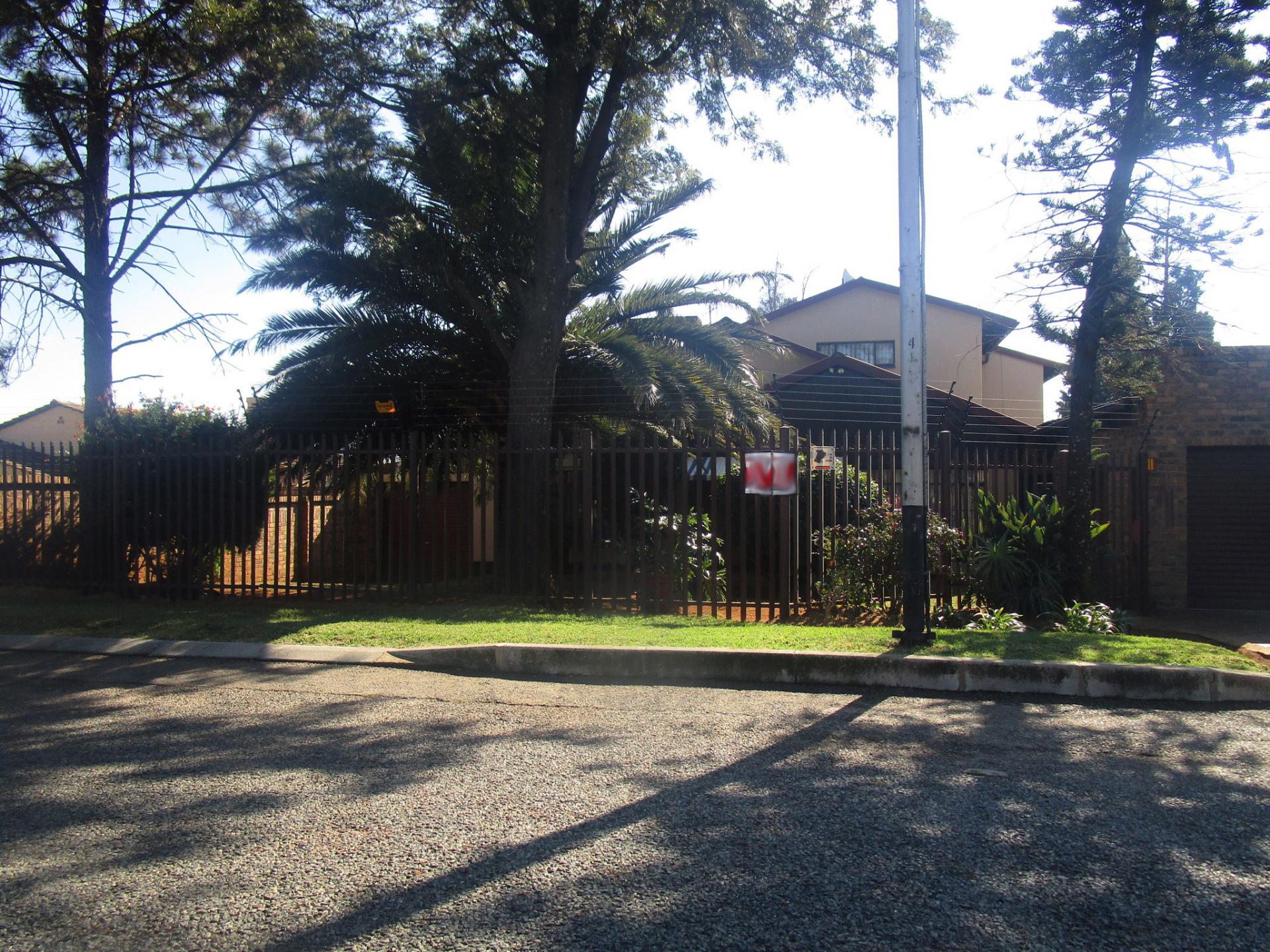 Front View of property in Moffat View