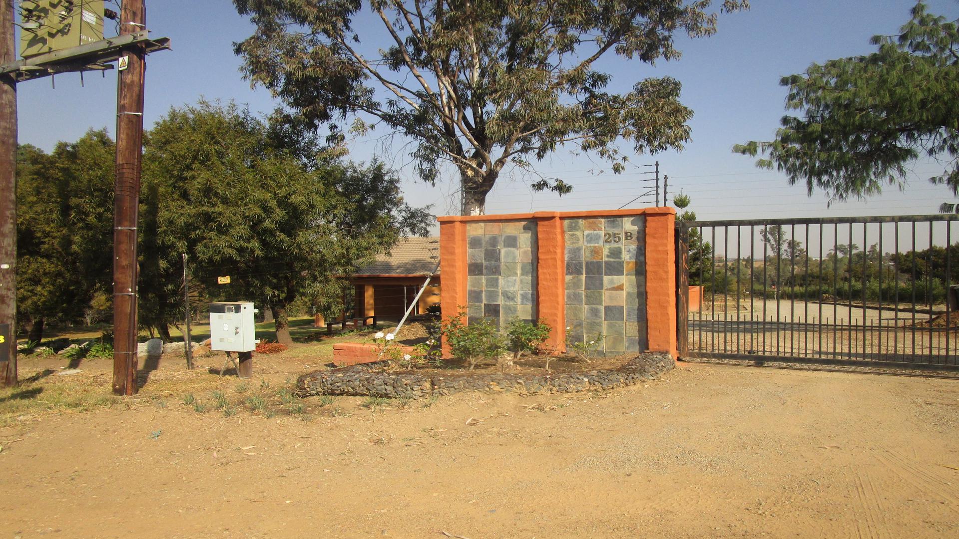 Front View of property in Farmall A.H.