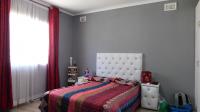 Main Bedroom - 31 square meters of property in Montclair (Dbn)