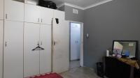 Main Bedroom - 31 square meters of property in Montclair (Dbn)