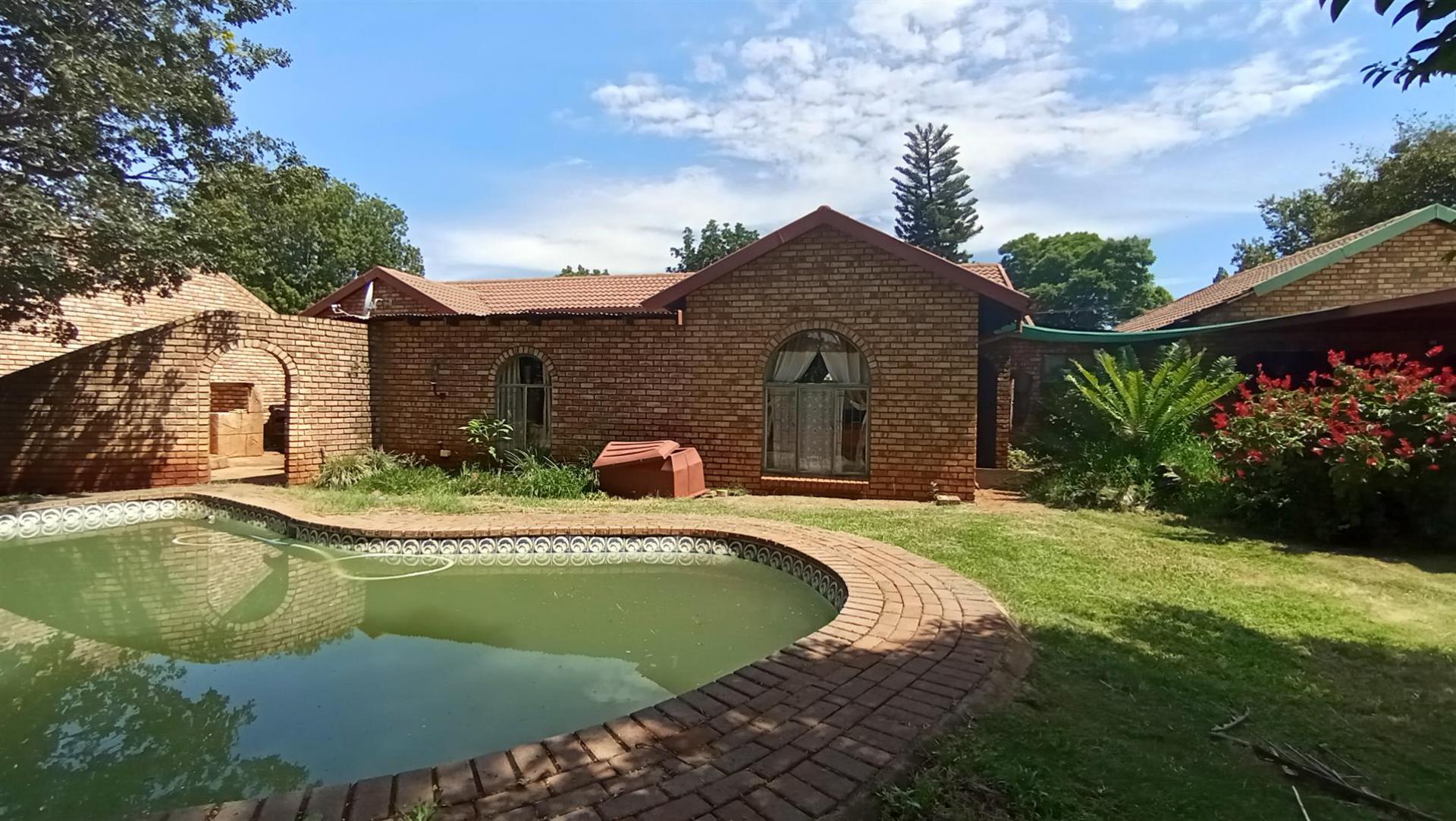 Front View of property in The Orchards